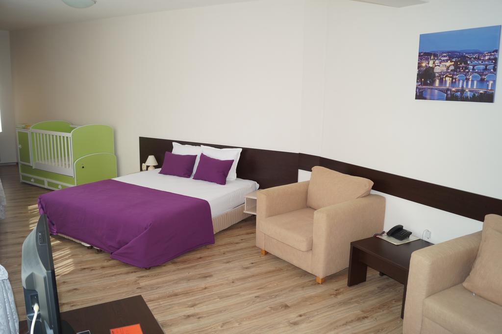 Hotel Kardjali Kurdzhali Bagian luar foto