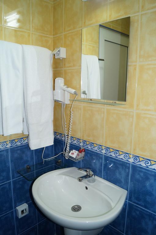 Hotel Kardjali Kurdzhali Bagian luar foto
