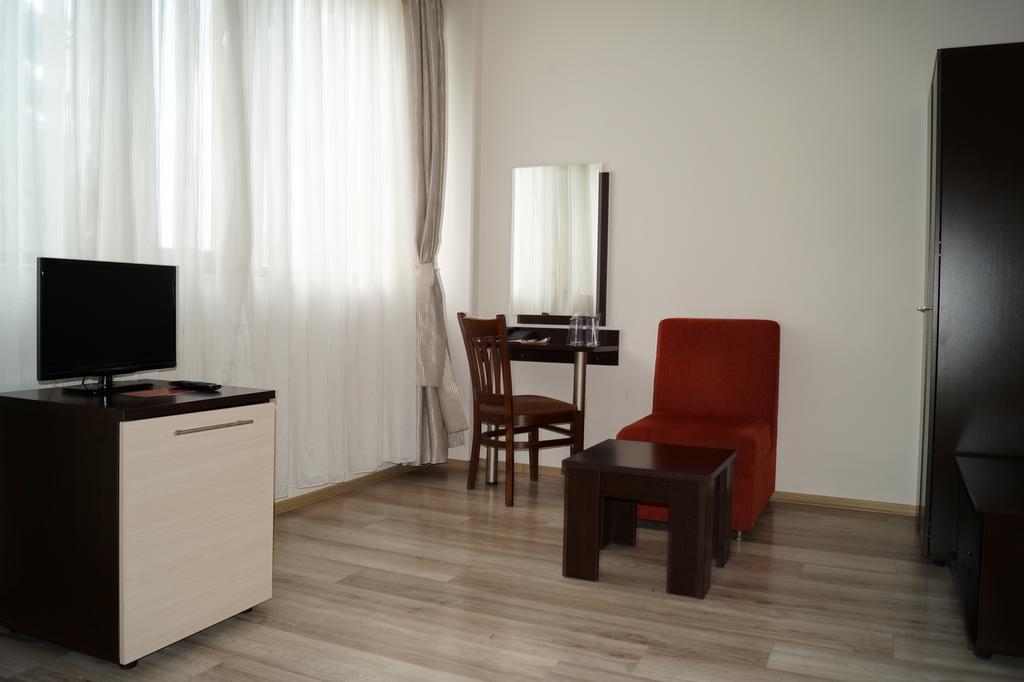 Hotel Kardjali Kurdzhali Bagian luar foto