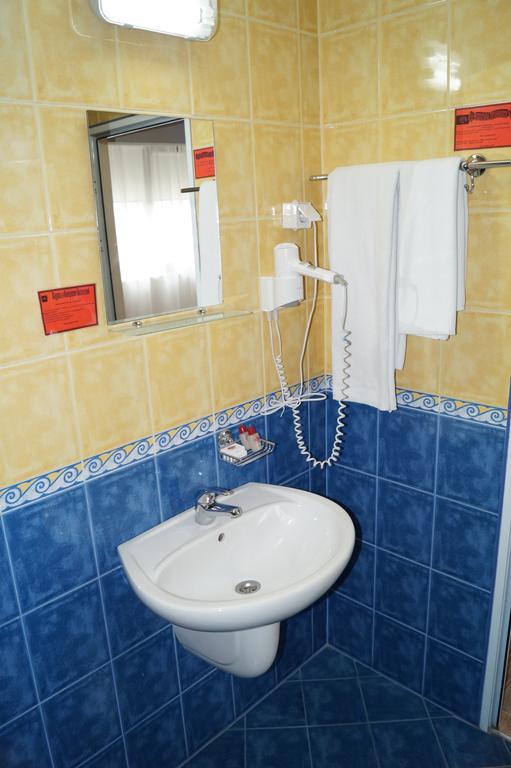Hotel Kardjali Kurdzhali Bagian luar foto