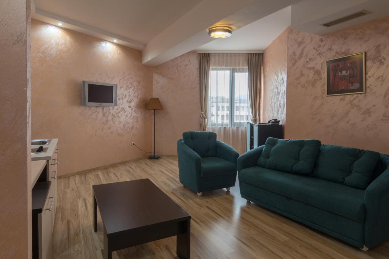 Hotel Kardjali Kurdzhali Bagian luar foto