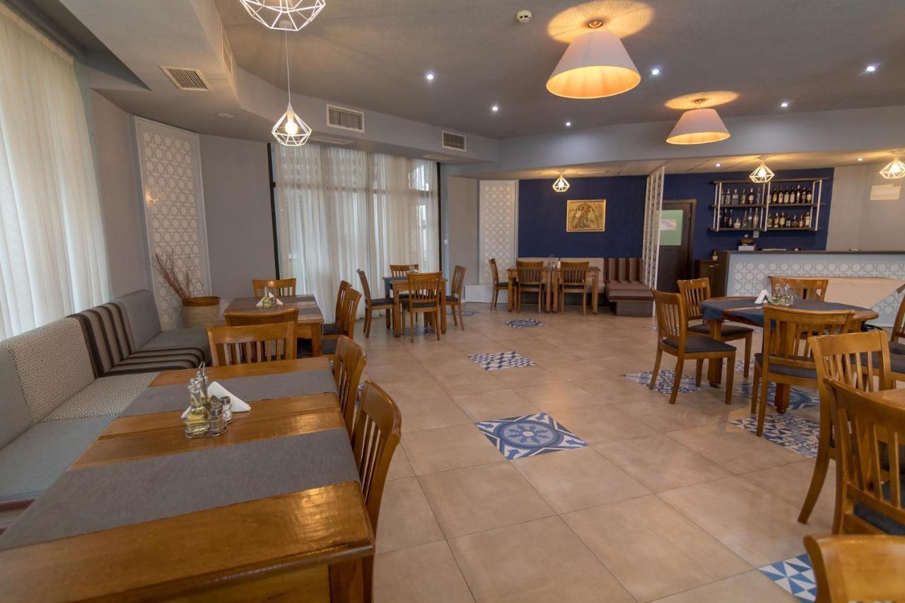 Hotel Kardjali Kurdzhali Bagian luar foto